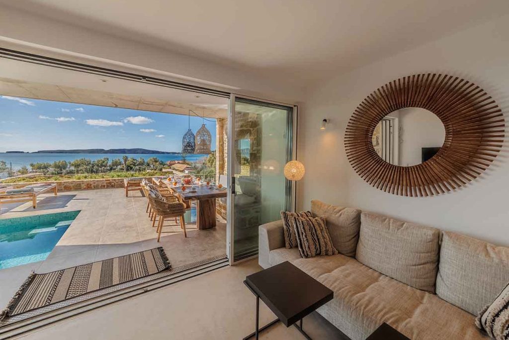 gialova-hills-6-living-room-kitchen-2